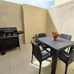 Etoile Court - Homey, Spacious & Private Patio Apartament Mgarr