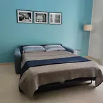 Etoile Court - Homey, Spacious & Private Patio Apartament