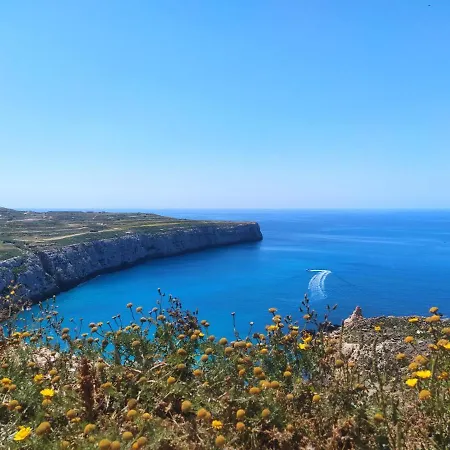 Apartment Etoile Court - Homey, Spacious & Private Patio *