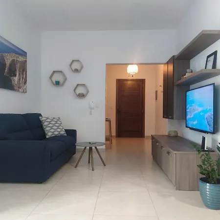 Etoile Court - Homey, Spacious & Private Patio *