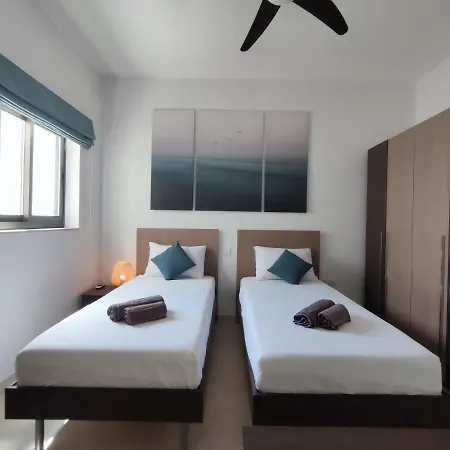 Etoile Court - Homey, Spacious & Private Patio * Mgarr