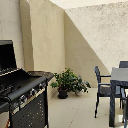 Etoile Court - Homey, Spacious & Private Patio *