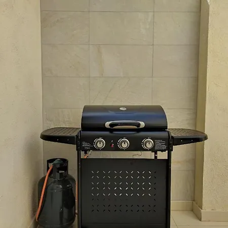 Etoile Court - Homey, Spacious & Private Patio *