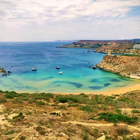 Etoile Court - Homey, Spacious & Private Patio Mgarr