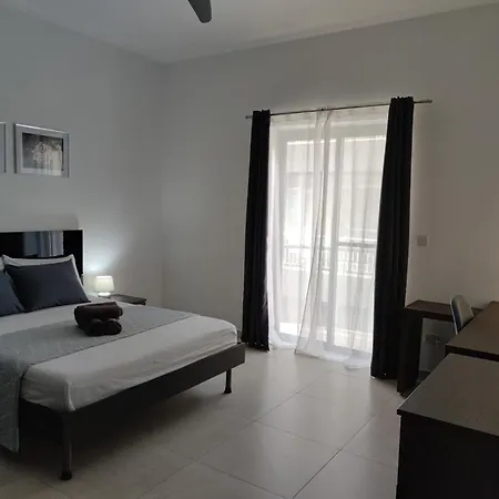 Etoile Court - Homey, Spacious & Private Patio