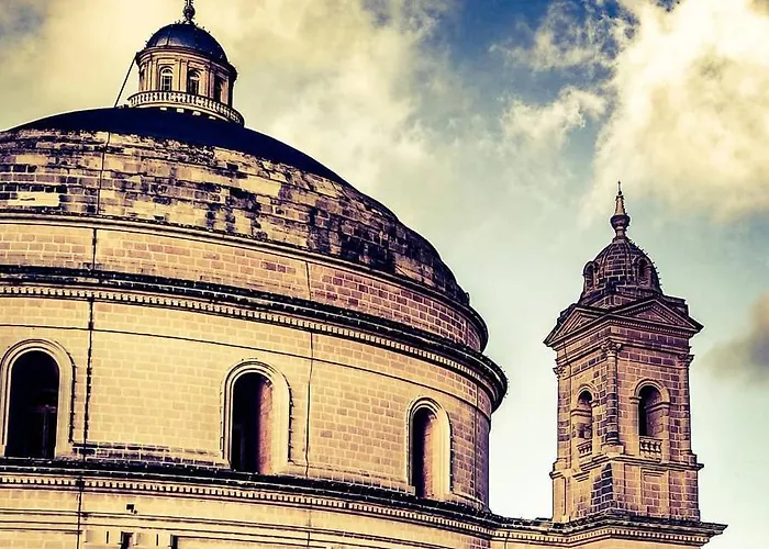 Etoile Court - Homey, Spacious & Private Patio Διαμέρισμα